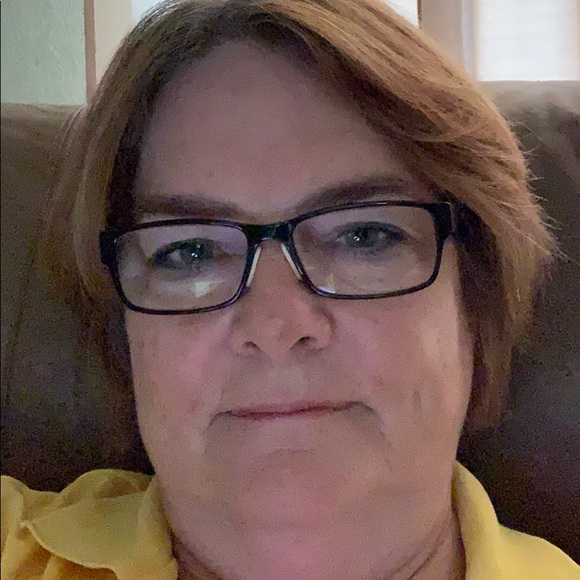 Meet your Posher, Cynthia - Picture 1 of 1